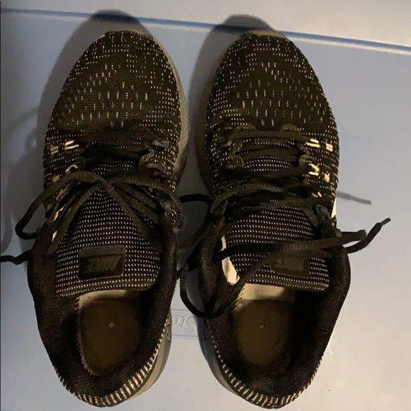 Nike Zoom Structure 19 - Picture 1 of 3